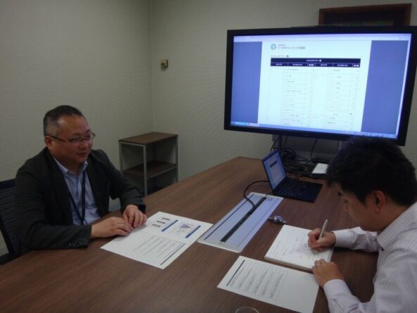 インタビューの様子